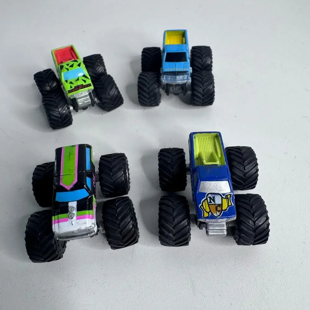 Monster Jam Mighty Minis Lot 4 MINI Monster Truck Toy Vehicles Squasher Cruzer